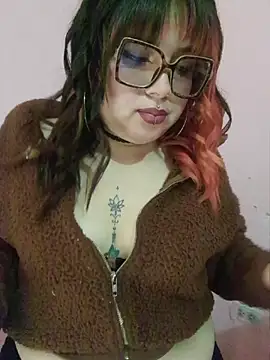 Snapshot of curvy_latina chatting on 08/05/26, 06:44 curvy latina online show from 08/05/26, 06:44