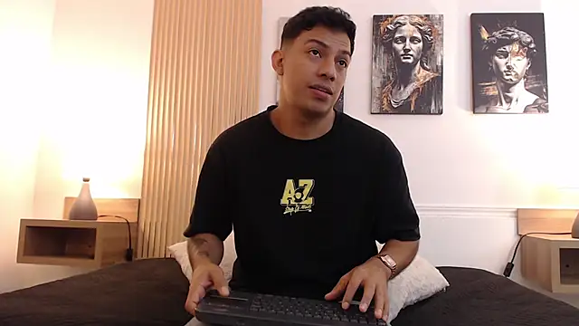 Snapshot of Diego_salvatore chatting on 06/19/26, 02:43 Diego salvatore online show from 06/19/26, 02:43