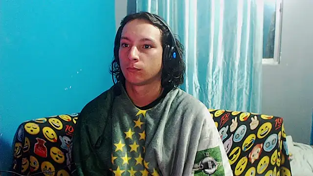Snapshot of MrKingsaintx chatting on 07/20/26, 10:29 MrKingsaintx online show from 07/20/26, 10:29