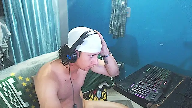 Snapshot of MrKingsaintx chatting on 07/22/26, 12:24 MrKingsaintx online show from 07/22/26, 12:24