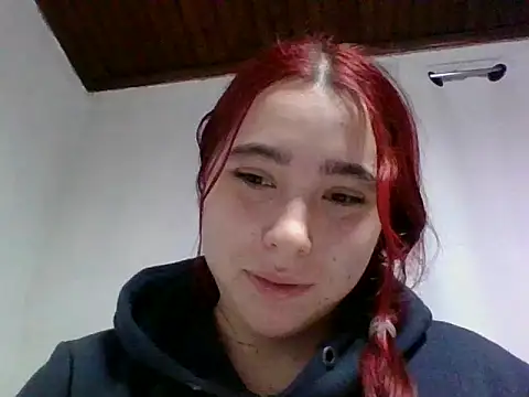Snapshot of Annisofi000 chatting on 06/08/26, 01:28 Annisofi000 online show from 06/08/26, 01:28