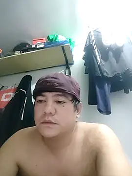 Snapshot of hotboyrider chatting on 06/15/26, 03:03 hotboyrider online show from 06/15/26, 03:03