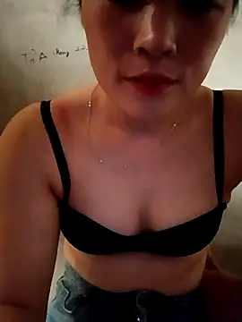 Snapshot of Fjnzjk chatting on 06/25/26, 05:12 Fjnzjk online show from 06/25/26, 05:12