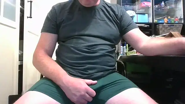 Snapshot of BrianB041978 chatting on 06/07/26, 08:12 BrianB041978 online show from 06/07/26, 08:12