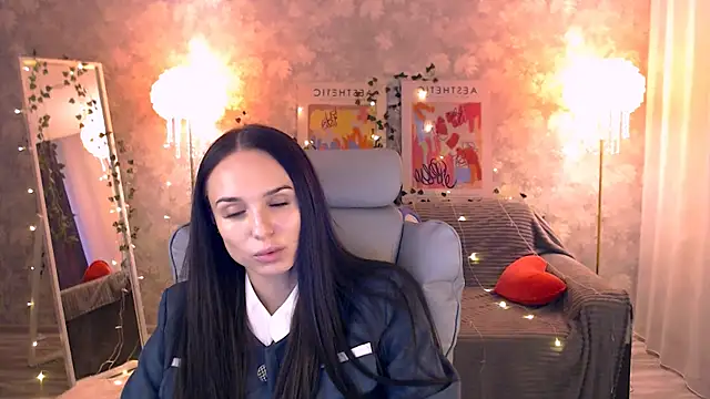Snapshot of NicoleMerz chatting on 06/05/26, 04:02 NicoleMerz online show from 06/05/26, 04:02