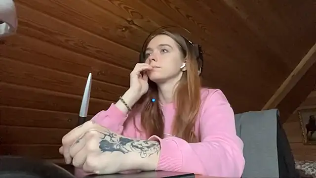 Snapshot of MariaLake chatting on 06/21/26, 04:15 MariaLake online show from 06/21/26, 04:15