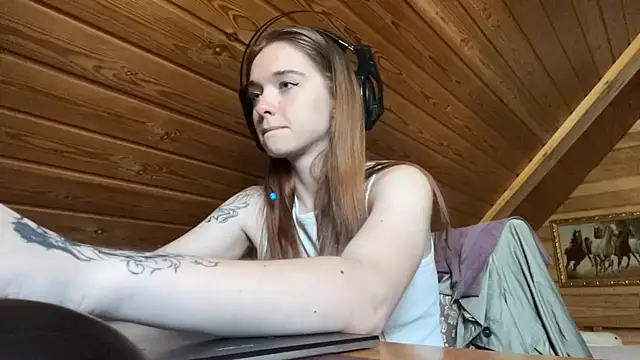 Snapshot of MariaLake chatting on 07/18/26, 04:16 MariaLake online show from 07/18/26, 04:16