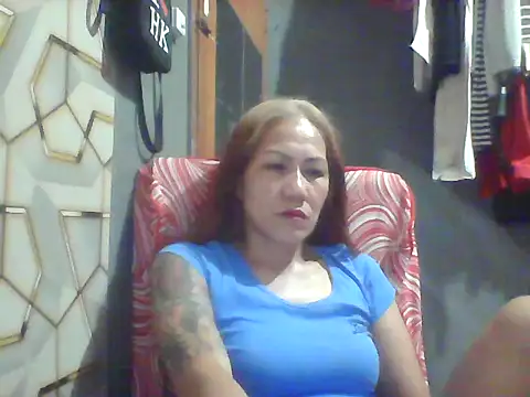 Snapshot of pinayheartaker chatting on 06/17/26, 12:18 pinayheartaker online show from 06/17/26, 12:18