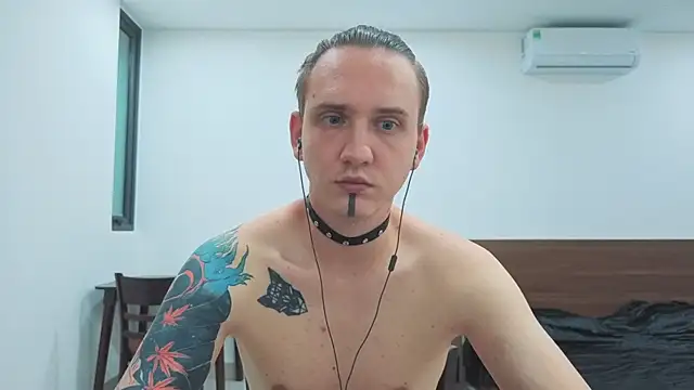 Silent Stitch online show from 07/14/26, 02:05