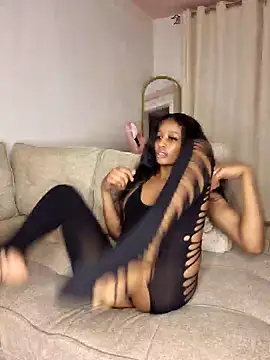 Snapshot of kiki_sexxy chatting on 06/27/26, 08:03 kiki sexxy online show from 06/27/26, 08:03