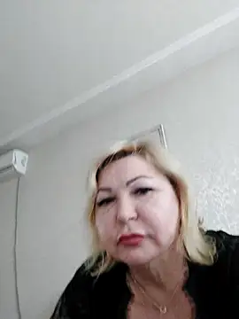 Snapshot of MilaLoveX chatting on 06/09/26, 02:06 MilaLoveX online show from 06/09/26, 02:06