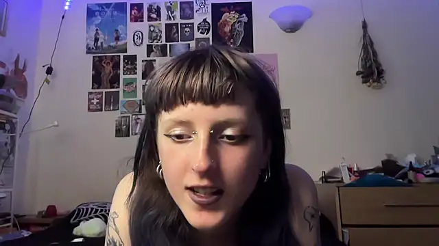 batzy666 online show from 06/10/26, 11:31