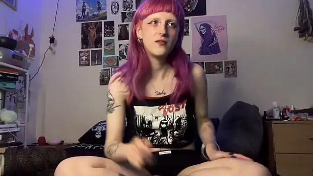 batzy666 online show from 06/16/26, 10:40