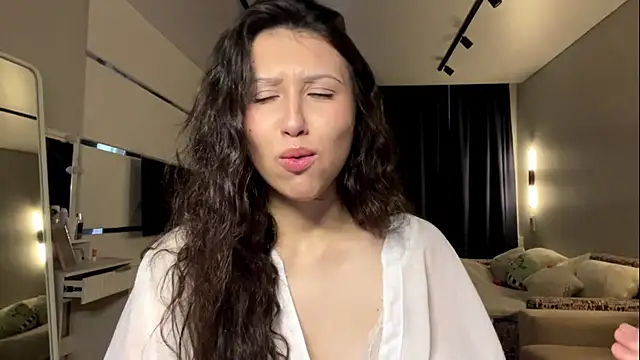 Alicekitty67 online show from 06/03/26, 03:39