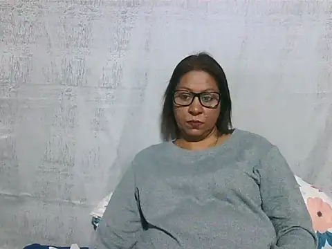 Snapshot of IndianSexyMilf69 chatting on 06/04/26, 05:02 IndianSexyMilf69 online show from 06/04/26, 05:02