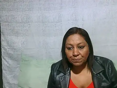 Snapshot of IndianSexyMilf69 chatting on 06/11/26, 05:05 IndianSexyMilf69 online show from 06/11/26, 05:05