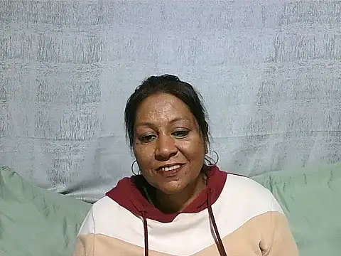 Snapshot of IndianSexyMilf69 chatting on 06/16/26, 05:10 IndianSexyMilf69 online show from 06/16/26, 05:10
