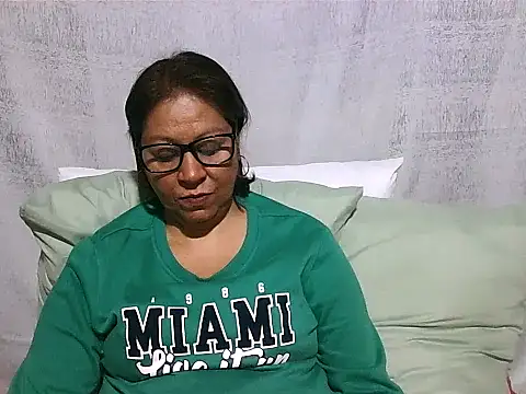 Snapshot of IndianSexyMilf69 chatting on 06/22/26, 03:08 IndianSexyMilf69 online show from 06/22/26, 03:08