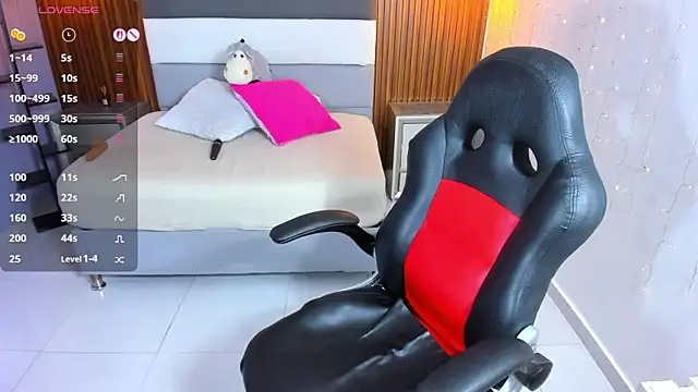 ZOEMARTINS1 online show from 05/29/26, 12:36