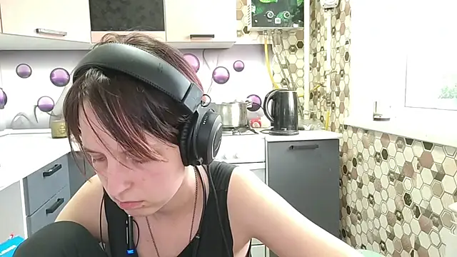 Snapshot of Saranade chatting on 06/20/26, 05:05 Saranade online show from 06/20/26, 05:05
