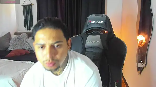 Snapshot of alejo_mujica chatting on 07/17/26, 05:18 alejo mujica online show from 07/17/26, 05:18