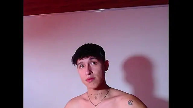 Snapshot of rowanbig chatting on 07/10/26, 04:20 rowanbig online show from 07/10/26, 04:20