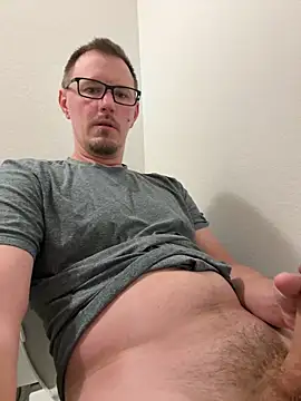 Snapshot of Hardpaul85 chatting on 06/28/26, 01:28 Hardpaul85 online show from 06/28/26, 01:28