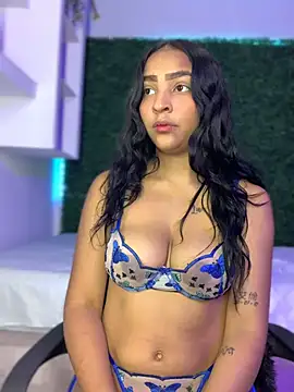KissyIsabella  online show from 06/24/26, 12:37