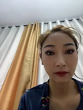 Snapshot of Aloe-20 chatting on 07/07/26, 12:35 Aloe-20 online show from 07/07/26, 12:35