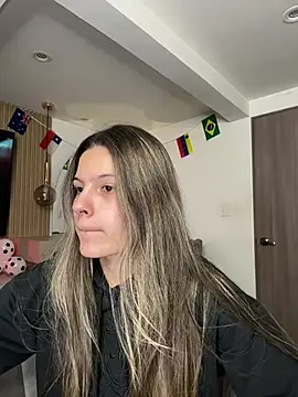 Snapshot of emilyvex chatting on 06/23/26, 01:58 emilyvex online show from 06/23/26, 01:58