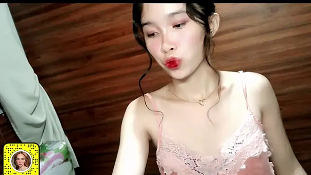 Snapshot of heartx_ chatting on 06/04/26, 10:10 heartx online show from 06/04/26, 10:10