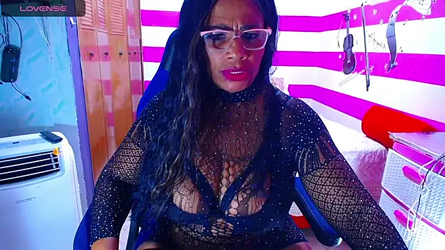 cairohot online show from 01/17/25, 06:04