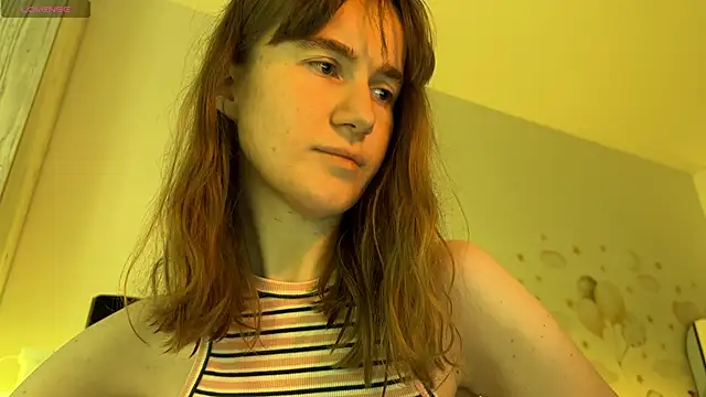 agniia257 online show from 06/18/26, 03:16