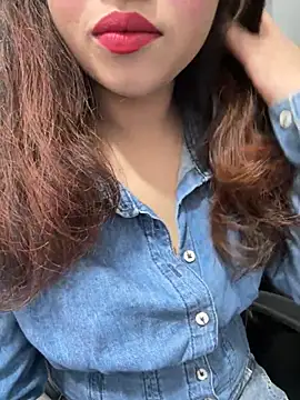 Snapshot of Yours_riya11 chatting on 07/19/26, 06:22 Yours riya11 online show from 07/19/26, 06:22