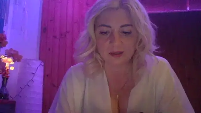 LunaaKiss online show from 06/01/26, 10:11