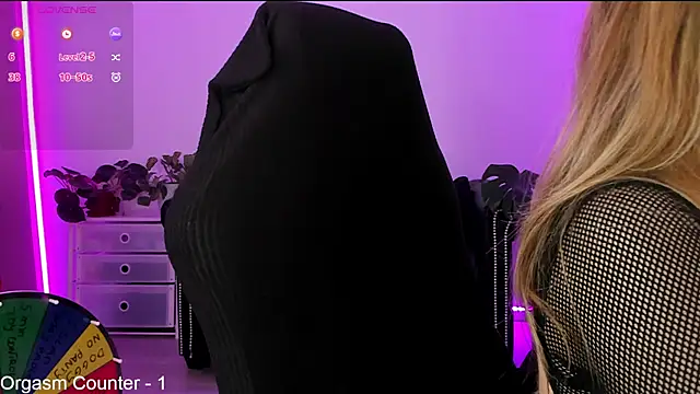 LindaWhite  online show from 01/06/25, 09:32