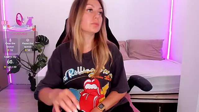 LindaWhite  online show from 09/21/25, 04:08