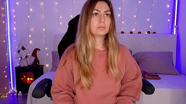 LindaWhite  online show from 12/15/25, 05:06