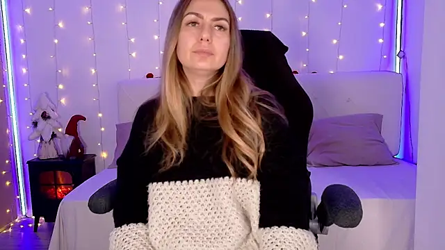 LindaWhite  online show from 12/17/25, 05:19