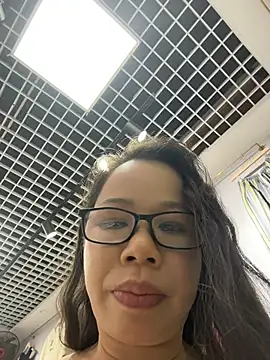Snapshot of honghong_mother chatting on 07/22/26, 02:09 honghong mother online show from 07/22/26, 02:09
