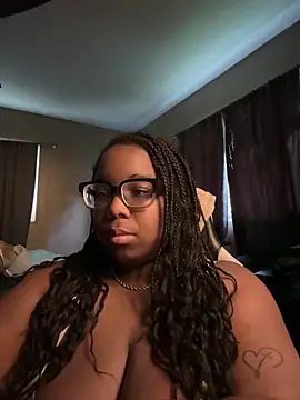 Snapshot of layitinme chatting on 06/19/26, 01:37 layitinme online show from 06/19/26, 01:37