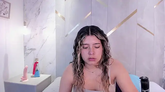 ChloeBelle  online show from 06/02/26, 01:02