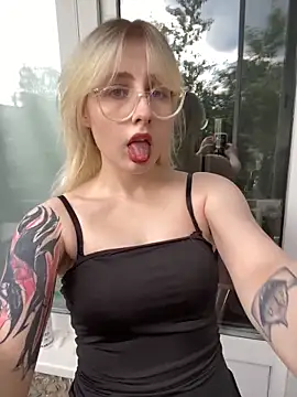 Snapshot of xp_blondie chatting on 06/16/26, 01:14 xp blondie online show from 06/16/26, 01:14
