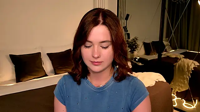 Snapshot of MurielGray chatting on 06/07/26, 06:06 MurielGray online show from 06/07/26, 06:06