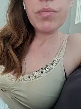 Snapshot of Lunaswee chatting on 06/01/26, 05:36 Lunaswee online show from 06/01/26, 05:36