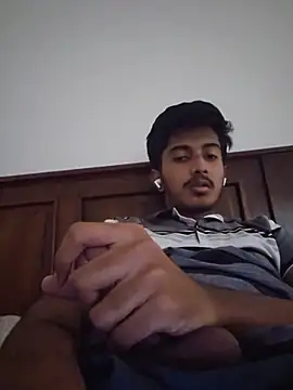Snapshot of tamil_guy007 chatting on 07/04/26, 09:37 tamil guy007 online show from 07/04/26, 09:37