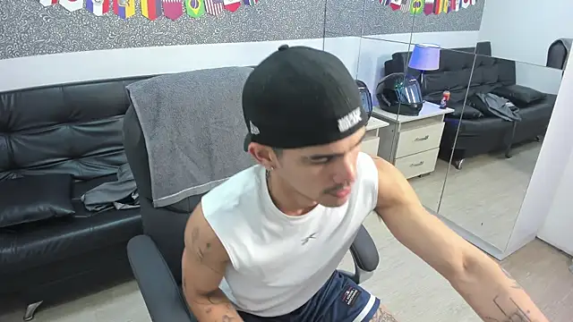 Snapshot of Jared_Cole chatting on 07/08/26, 11:37 Jared Cole online show from 07/08/26, 11:37