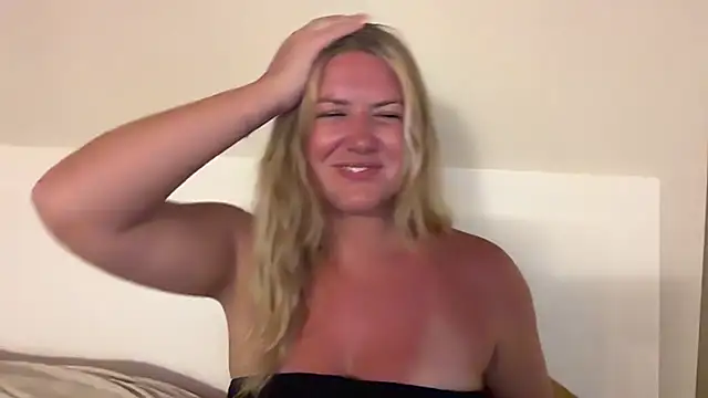 Snapshot of allyanalangell chatting on 06/30/26, 12:22 allyanalangell online show from 06/30/26, 12:22