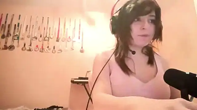 Snapshot of bunnyhoneylovehands chatting on 06/14/26, 06:21 bunnyhoneylovehands online show from 06/14/26, 06:21