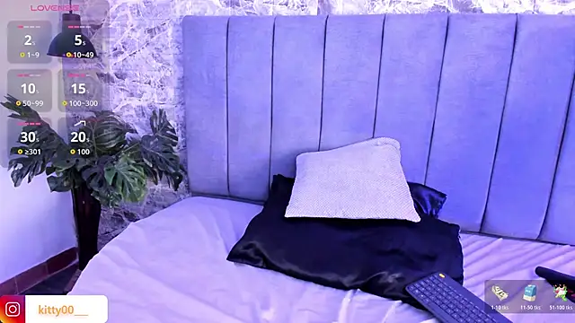 Moon  kittyy online show from 06/05/26, 03:24